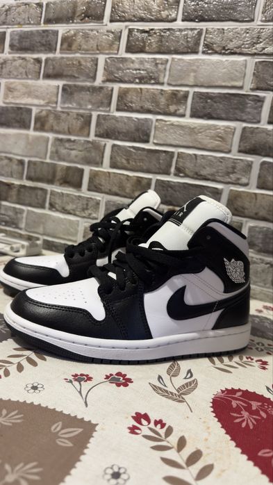 Air Jordan 1 mid