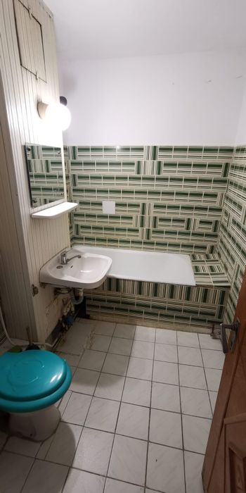 Închiriez o cameră într-un apartament