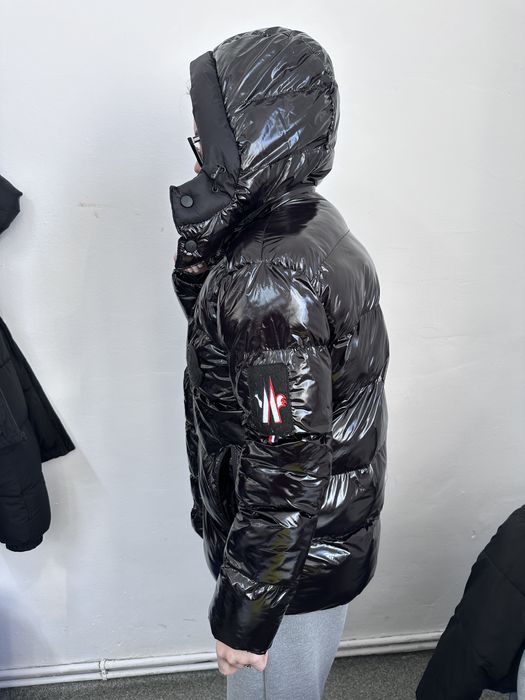 Geaca moncler , marimea M unisex negru , pret negociabil