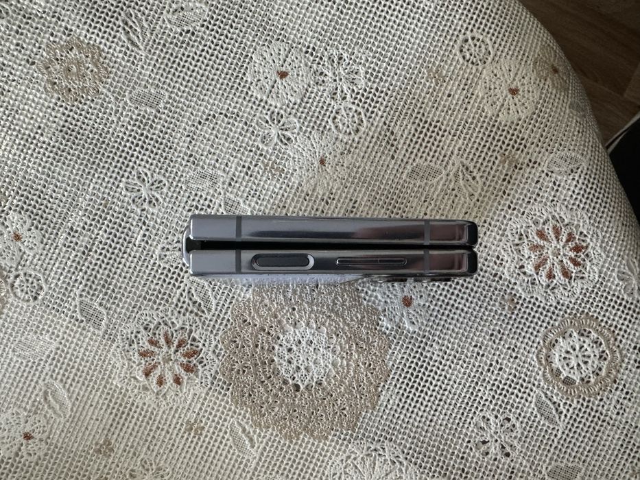 Samsung Galaxy Z Flip4