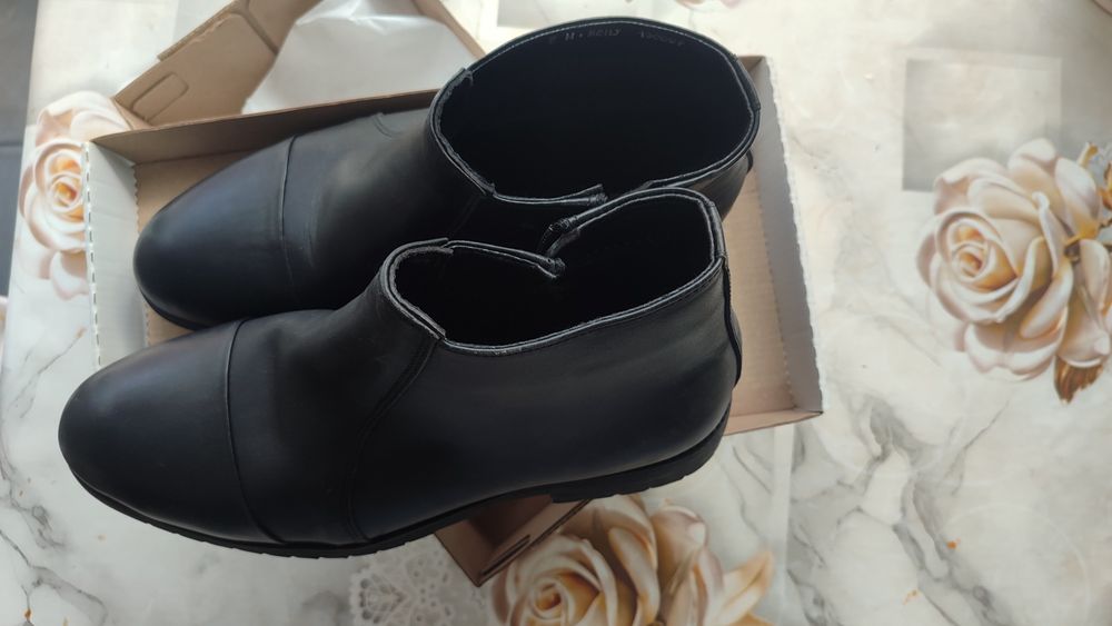 Обув  полосапожка 43 размер