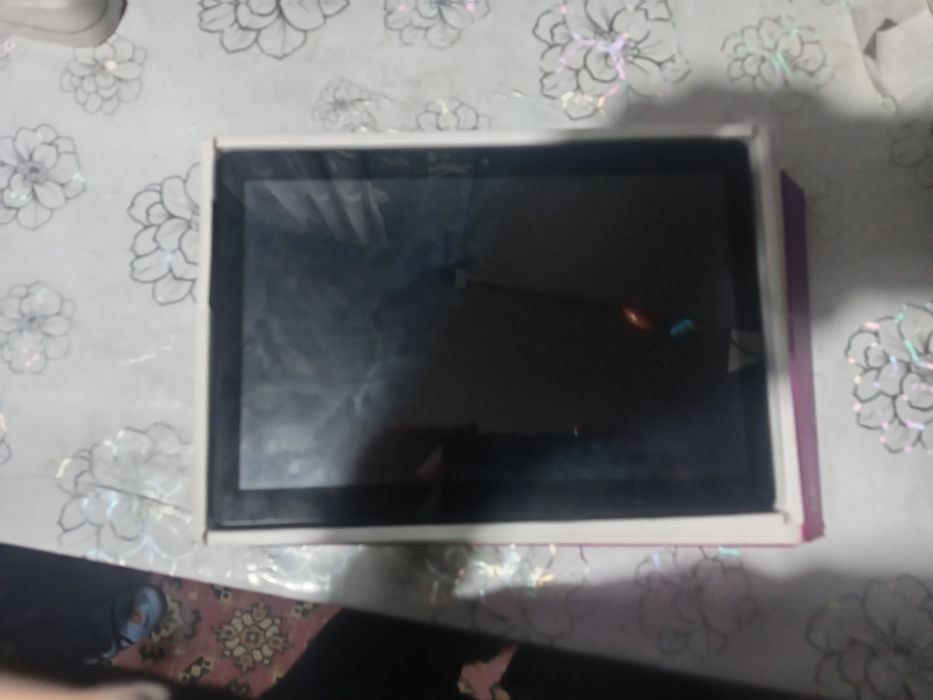 Планшет продам срочно