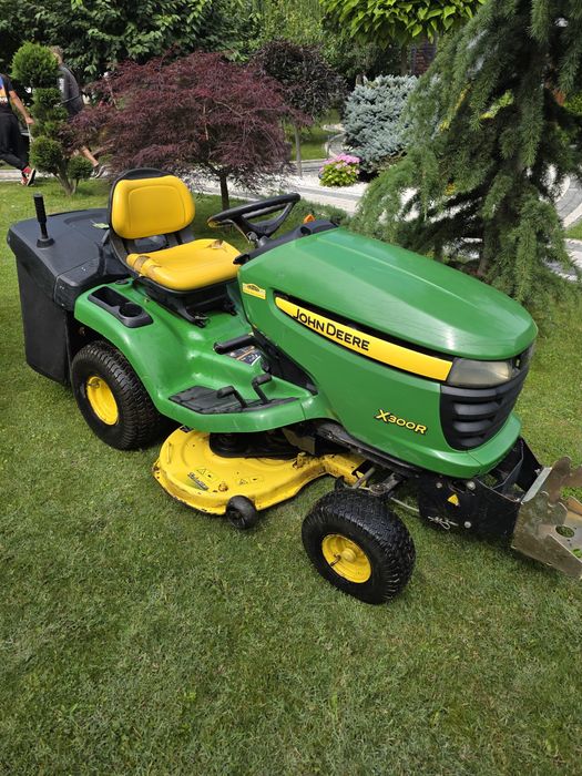 Tractoras gazon Jhon deere