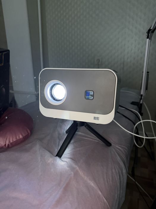 Продам Проектор абсолютно новый