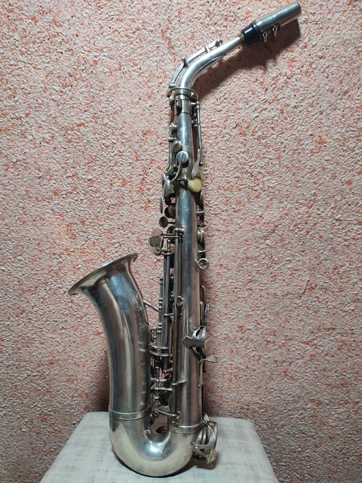 Саксофон альт Amati Deluxe