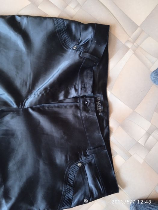 Продам брюки глянцевые