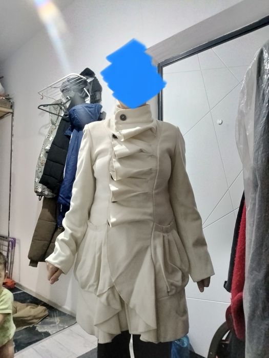 Продам пальто демисезонное