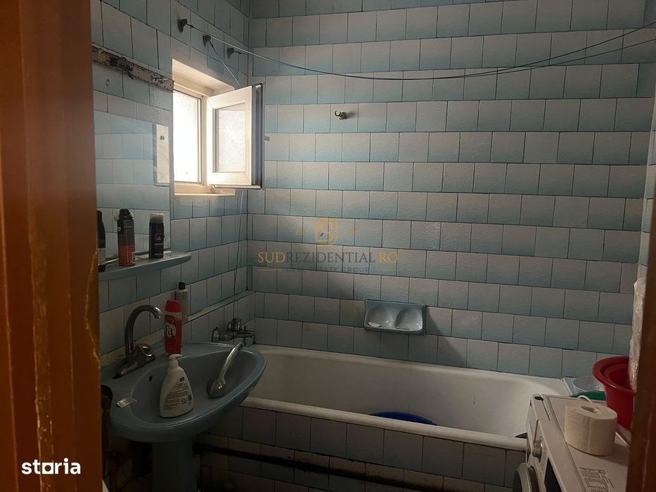 Apartament 3 camere decomandat de vanzare, 1 Decembrie, Sector 3