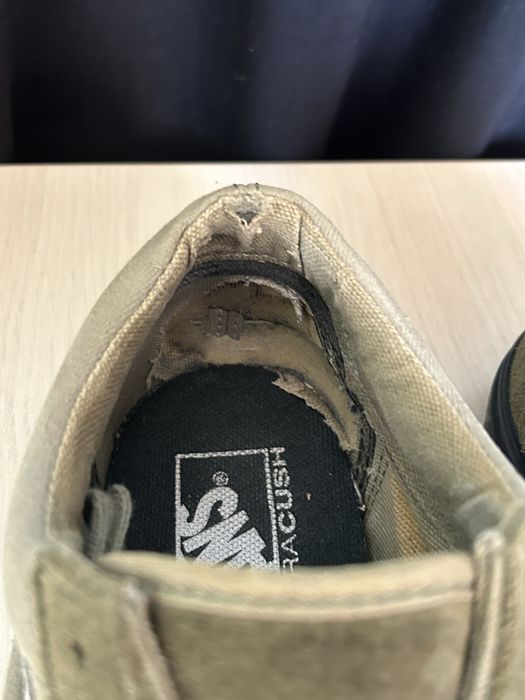 Adidasi Vans kaki