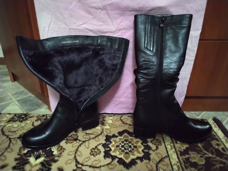 Продам сапоги женские.