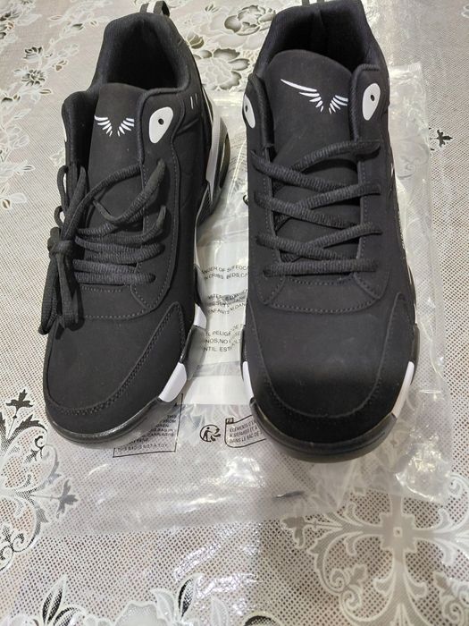 Мъжки чисто нови спортни маратонки  със въздушна възглавница  номер 45