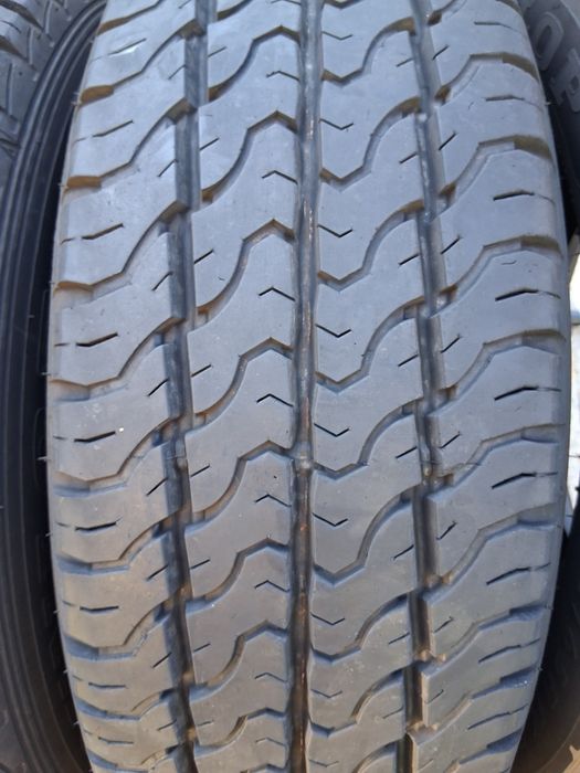 215 65 16 C Dunlop  Бусови