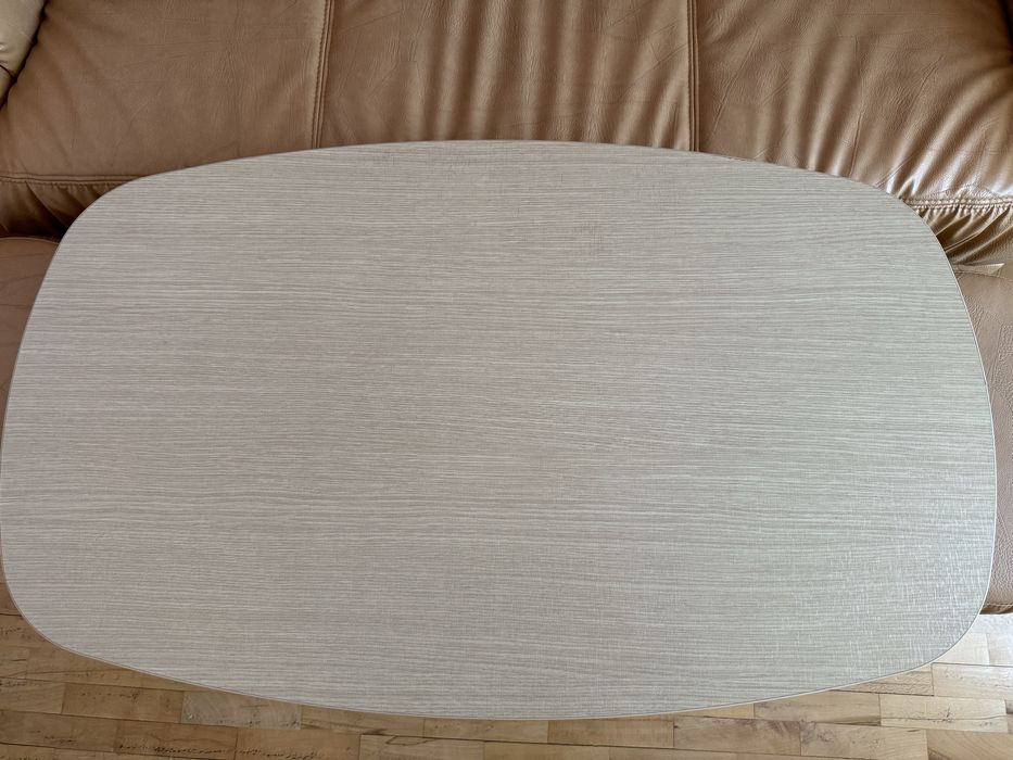 Подвижна маса с чекмедже