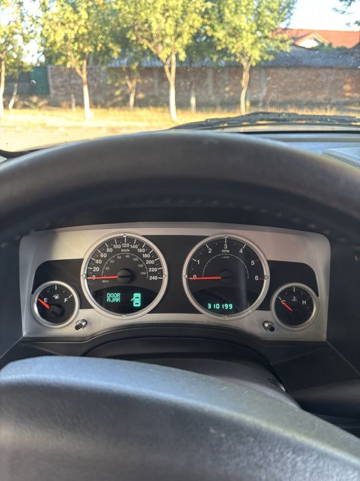 Vând Jeep Patriot