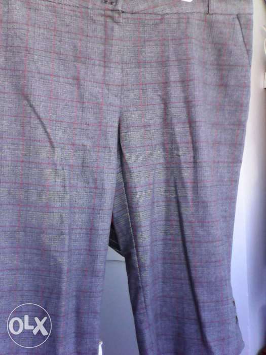 Pantalon trei sferturi