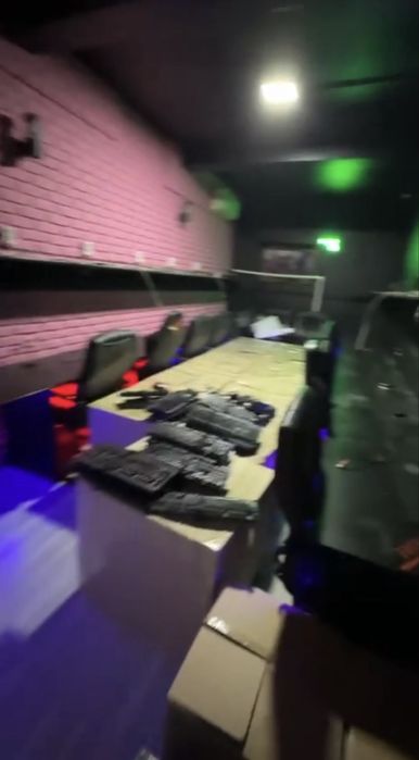 Аренда полуподвального помещения, рядом ресторан Жуманджи вдоль дороги