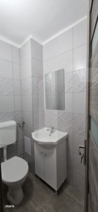 Apartament 3 camere, 2 bai – complet renovat, etaj 1, semicentral