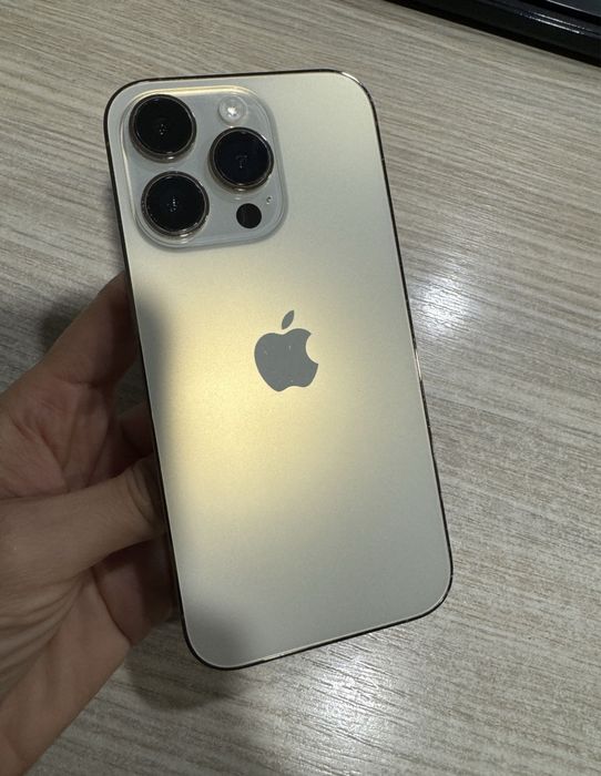 Vand iphone 14 pro gold 256 gb
