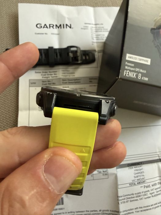 Garmin Fenix 8 AMOLED Titanium Sapphire 47mm - Factura si Garantie + Curea NOUĂ galben neon