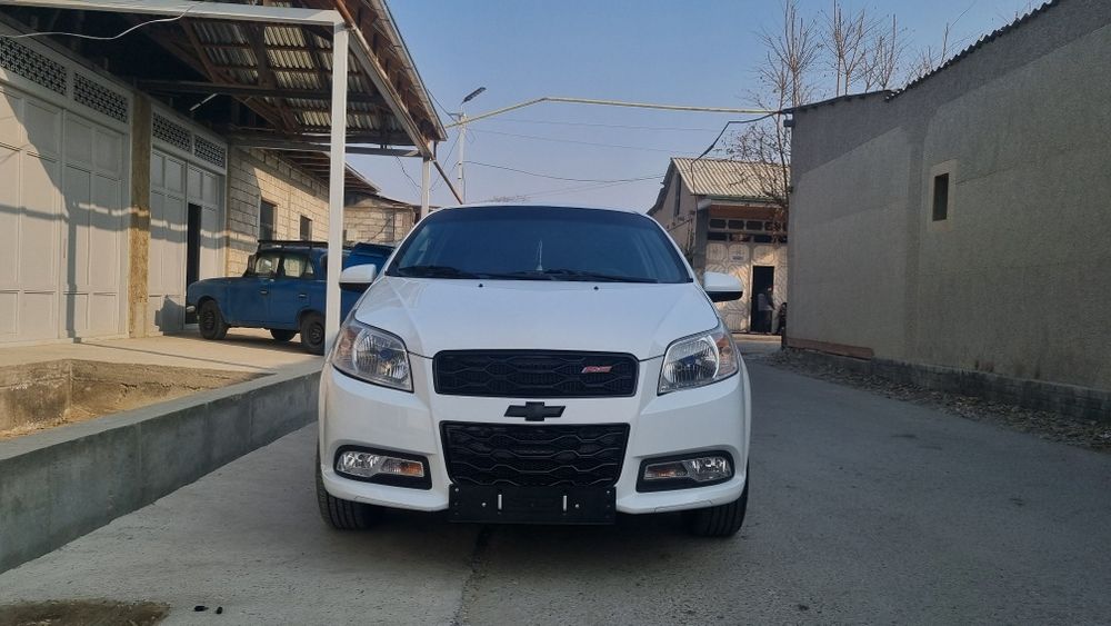 Nexia 3 sotiladi tez va arzon