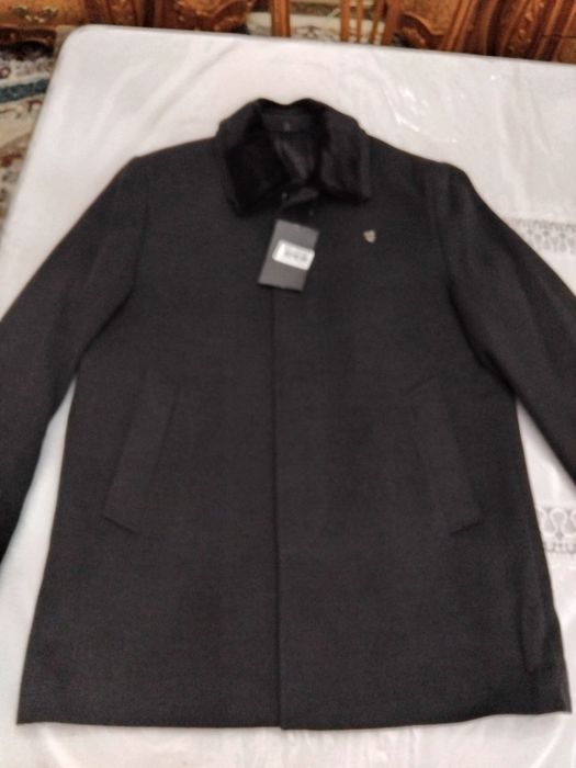Turkiya erkaklar paltosi, L (50), yangi