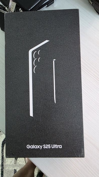 Samsung S25 Ultra. Titanim Black 256gb 12Ram като нов
