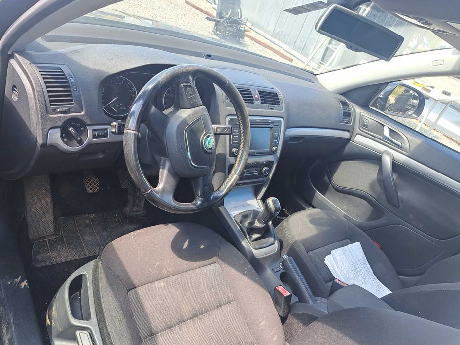 Продавам Skoda Octavia II facelift комби, 1.6tdi 105кс на части, 5ск