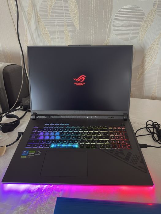 Asus ROG Srtix G18