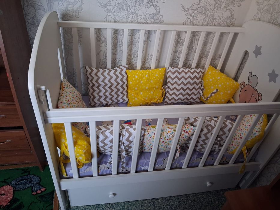 Детская кроватка.,люлька .