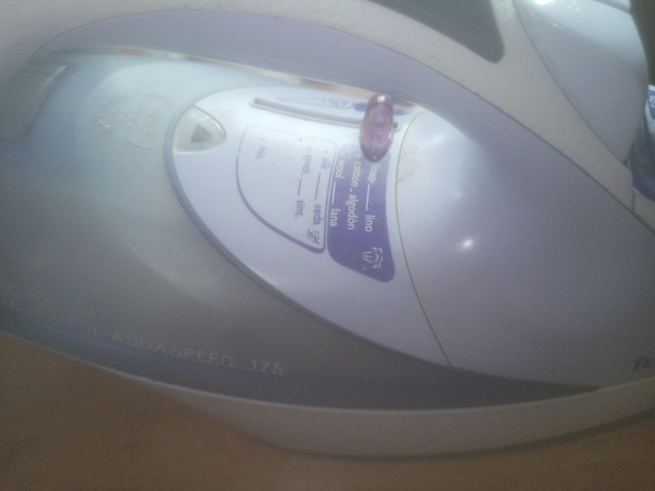 Продается утюг.Ткфаль.