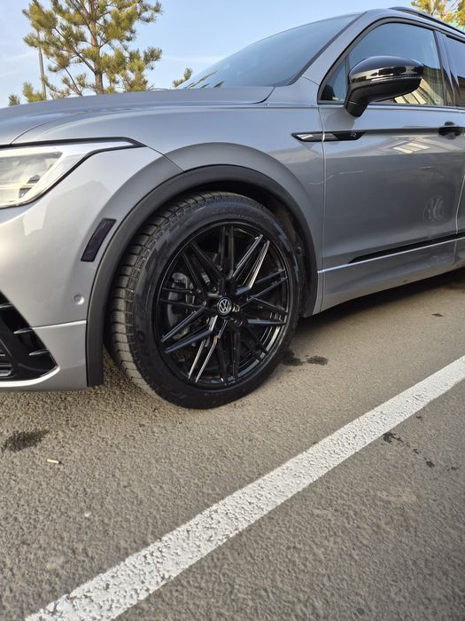 Зимние шины Perelli 255/45 R20