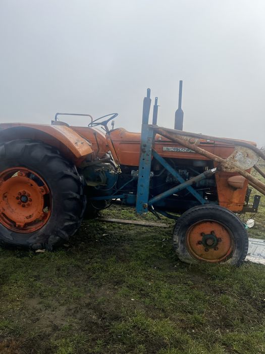 Vand tractor 611 cai fiat