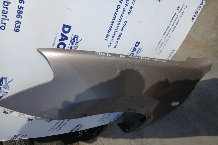 Aripa fata stanga Nissan Qashqai prima generatie J10