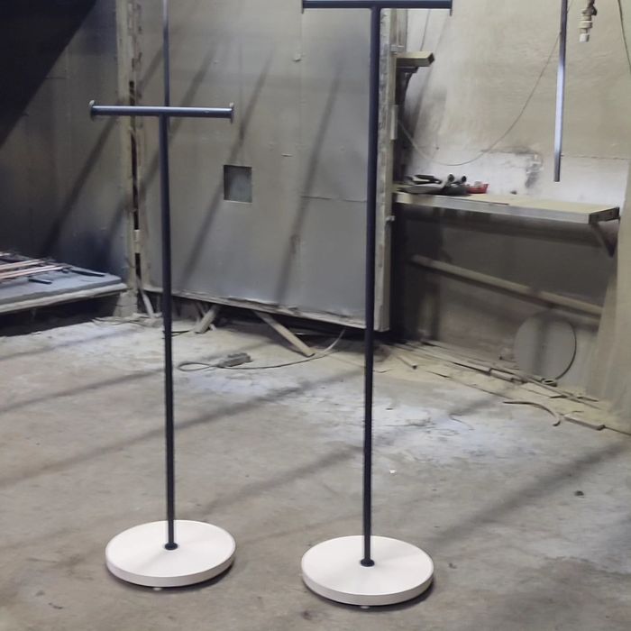 Рейлы с лдсп ,в магазин одежды.