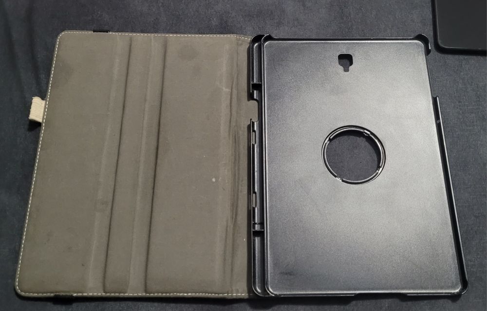 Samsung Galaxy Tab S4 – Perfectă, cu stylus + husă – 499 lei