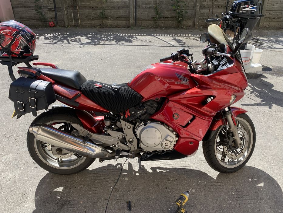 Motocicleta HONDA CBF