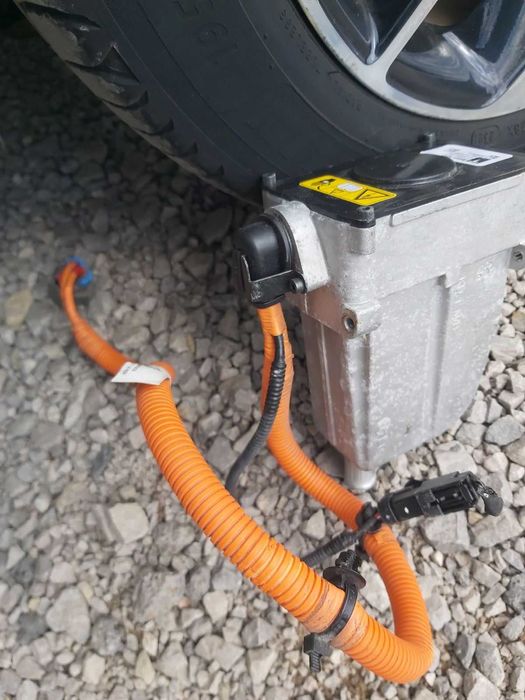 Подгрев на батерията, нагревател. Тесла модел S85 2015 г.