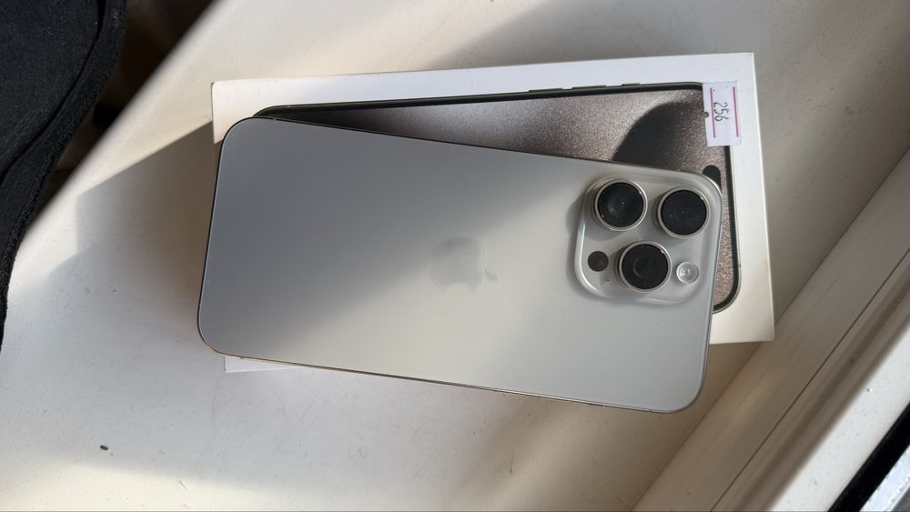 Iphone 15 pro max 256 гб    В идеальтном состояний