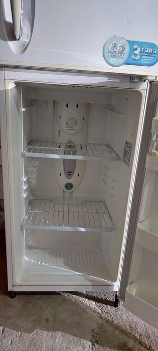 Продам Холодильник LG