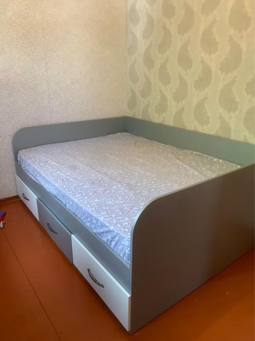 Кровать двухспальная