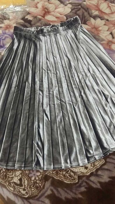 Платья праздничные и простые в отличном состоянии