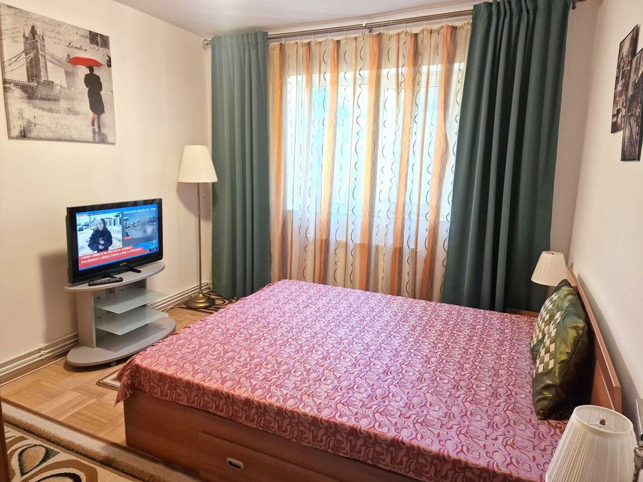 Inchiriez apartament cu 2 camere in Campina, renovat, central