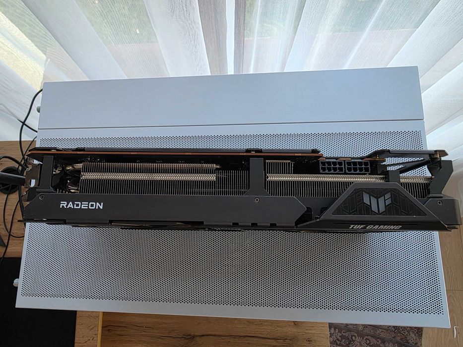 ASUS TUF RX 6900 XT 16GB с малък проблем