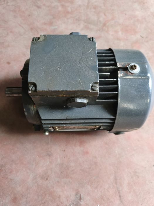 Асинхронный двигатель 0.25 кВт,1500 об/мин.