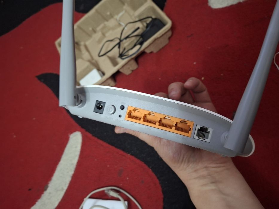 Интернет роутер, ADSL подключаеться