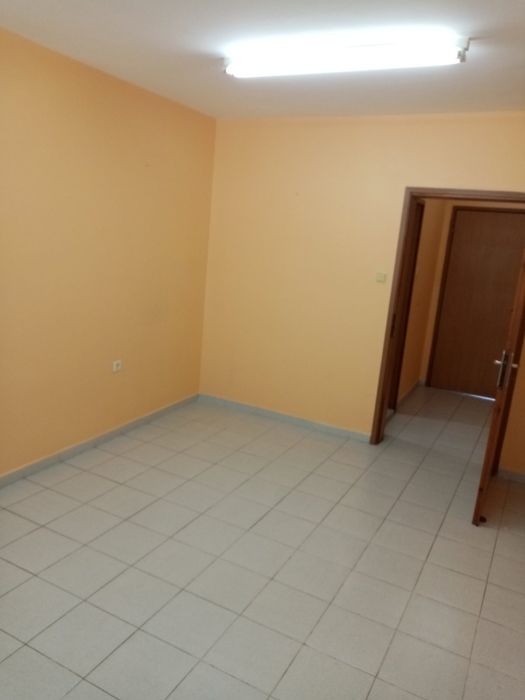 Дава се под наем Офис в Русе, Център - 28 кв.м за 178.5 € - Снимка #10