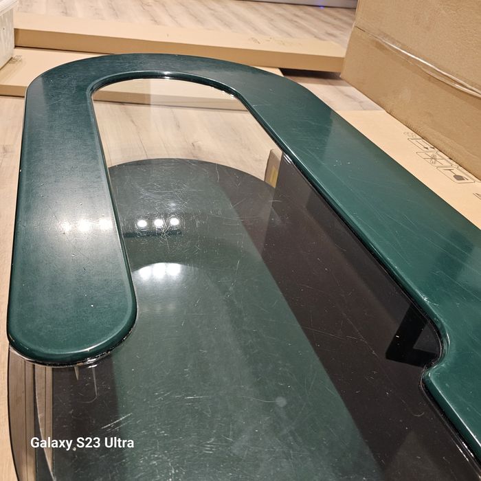 Холна маса зелена дърво със стъкло.