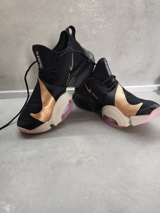 Маратонки Nike  39 номер