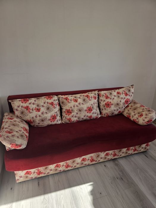 Vând canapea extensibila 3locuri