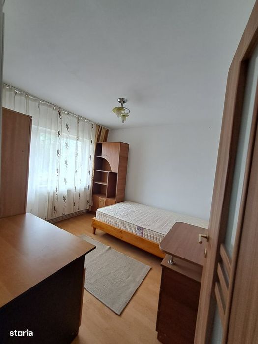 Vând apartament 2 camere, etaj 2,cu 2 balcoane, mobilat